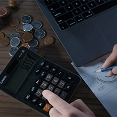 Pesquisa da CNI revela que 70% dos empresários industriais consideram honrar tributos como o principal vilão do Custo Brasil 