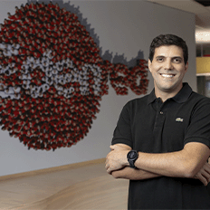 Edenred Ticket Log realizou um estudo com 300 gestores de frotas para entender os avanços da eletrificação no país