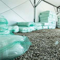 Dificuldade de avançar em acordos globais para combater a poluição plástica tem reforçado o papel do setor  