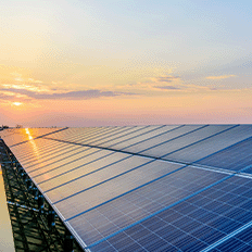 Energia solar se mantém atrativa frente ao aumento das tarifas de energia