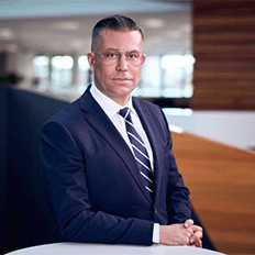 ZF melhora o desempenho operacional e supera as projeções para lucro operacional e fluxo de caixa 