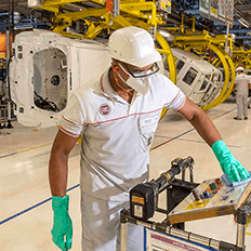 FCA Fiat Chrysler retoma nova rotina em linha de produção 