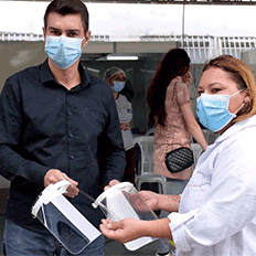 Volkswagen Caminhões e Ônibus faz doação de protetores faciais