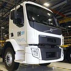 Volvo mira entregas urbanas e lança novo modelo de caminhão