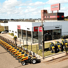 Fabricante de máquinas agrícolas Valtra vende um grande lote de 60 tratores 