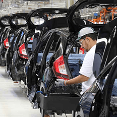 Honda volta ao trabalho após quase quatro meses de paralisação