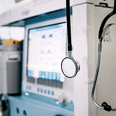 Quais são os materiais de vedação adequados para uso em ventiladores pulmonares