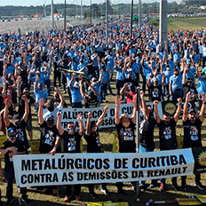 Renault e sindicato fecham um acordo referente as demissões na fábrica do Paraná