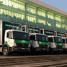 Mercedes-Benz amplia frota de caminhões do Governo do Paraná