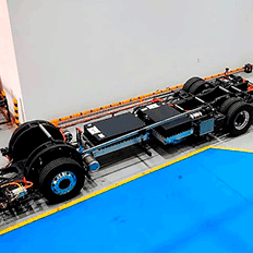 BYD conclui produção do primeiro chassi com piso alto para ônibus elétrico articulado no Brasil