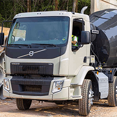 Volvo amplia sua linha de caminhões dedicado ao implemento betoneira