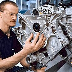 Aston Martin terá acesso a novas tecnologias desenvolvidas pela Mercedes, incluindo motores híbridos e elétricos