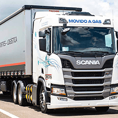 Scania entrega caminhão movido a gás natural veicular (GNV) para a Carsten Services